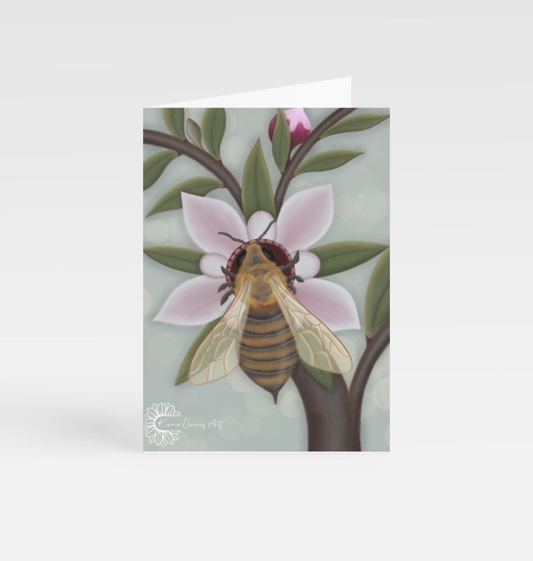 Honey bee on manuka honey greetings cards.