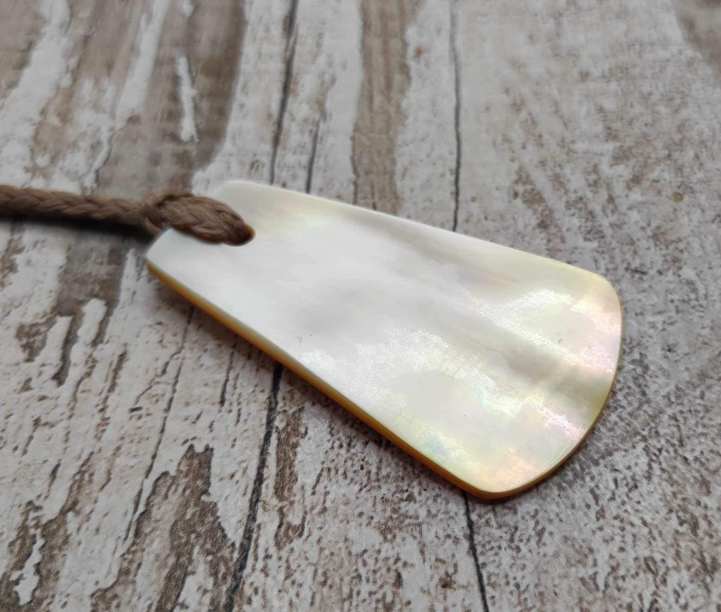 Mother of Pearl Toki styled shell pendant.