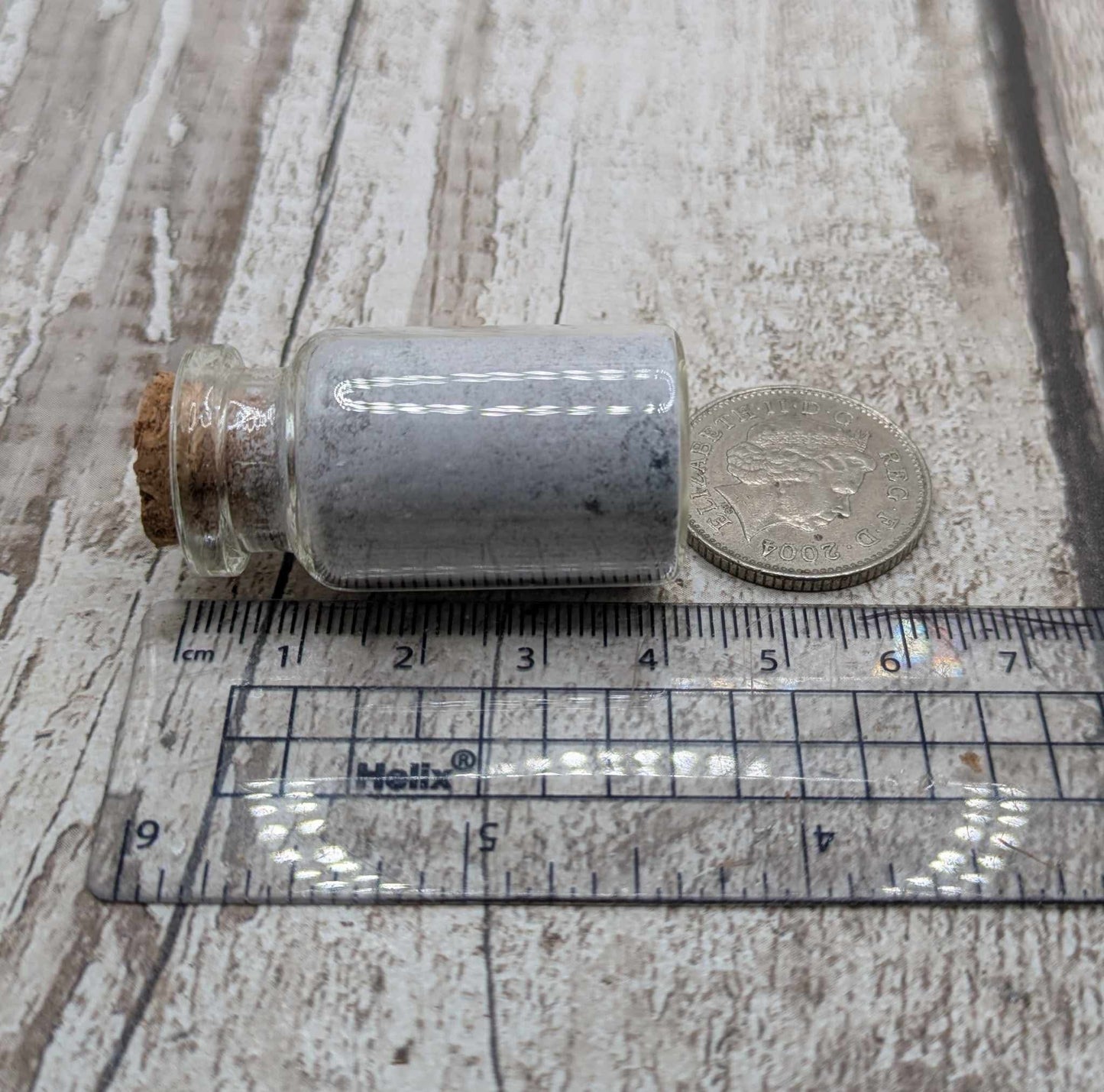Unrefined powdered 10ml ground Blue mussel shell pigment.