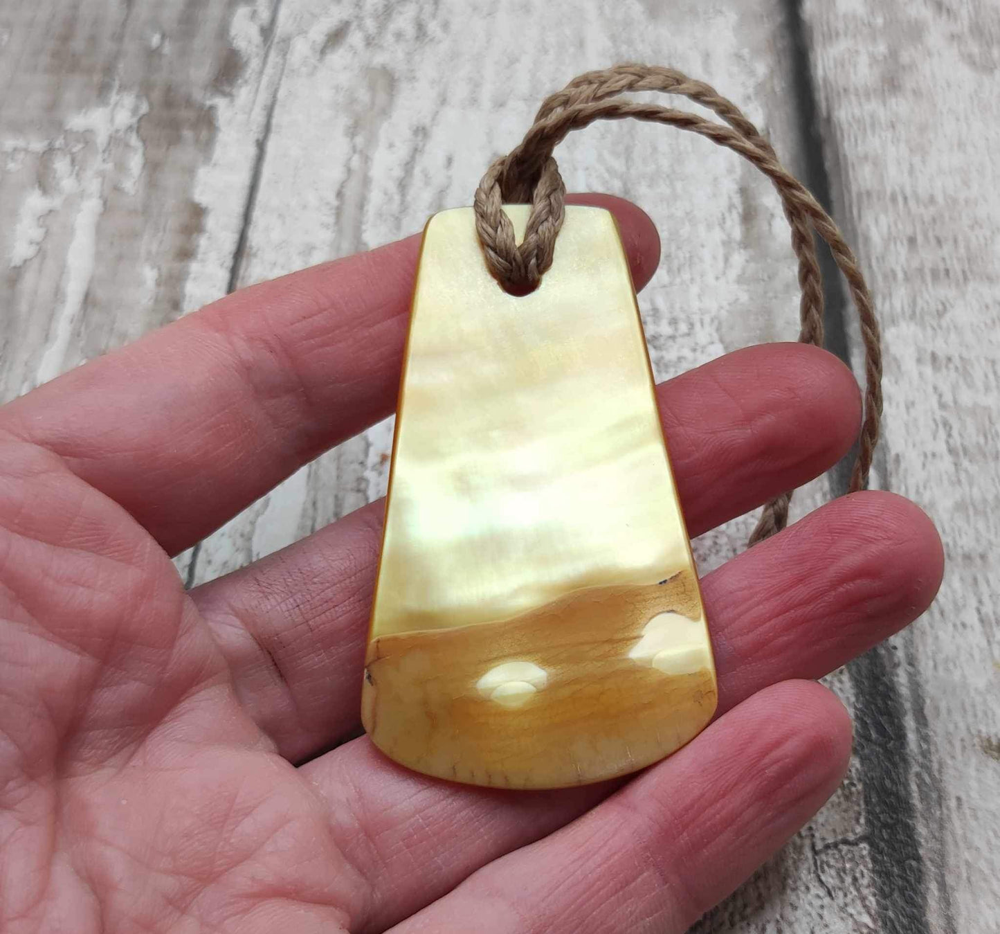 Mother of Pearl Toki styled shell pendant.