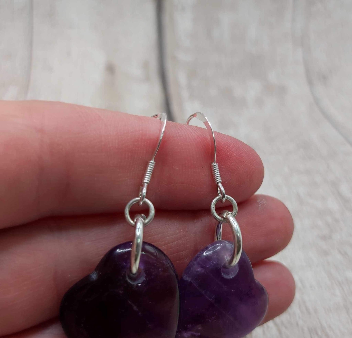 Amethyst heart shapes earrings.