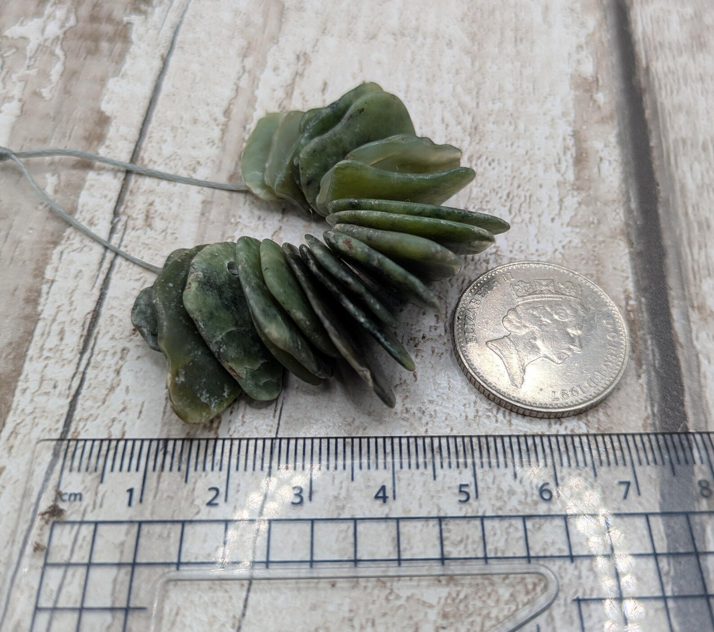 20 Top-Drilled New Zealand Pounamu Beads – Tumble polished Greenstone Offcuts for Jewellery Making and craft projects.