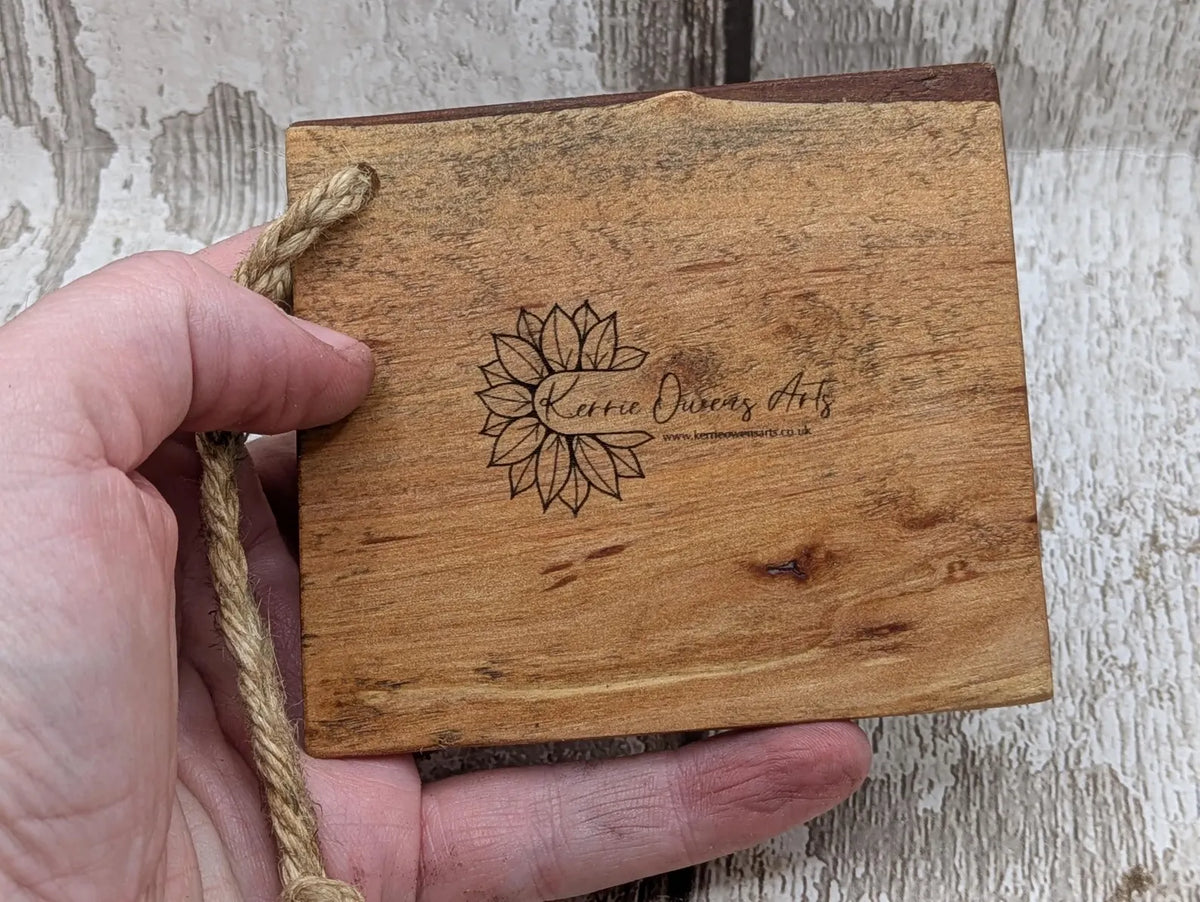 Alder wood pocket friendly travel pendulum board.