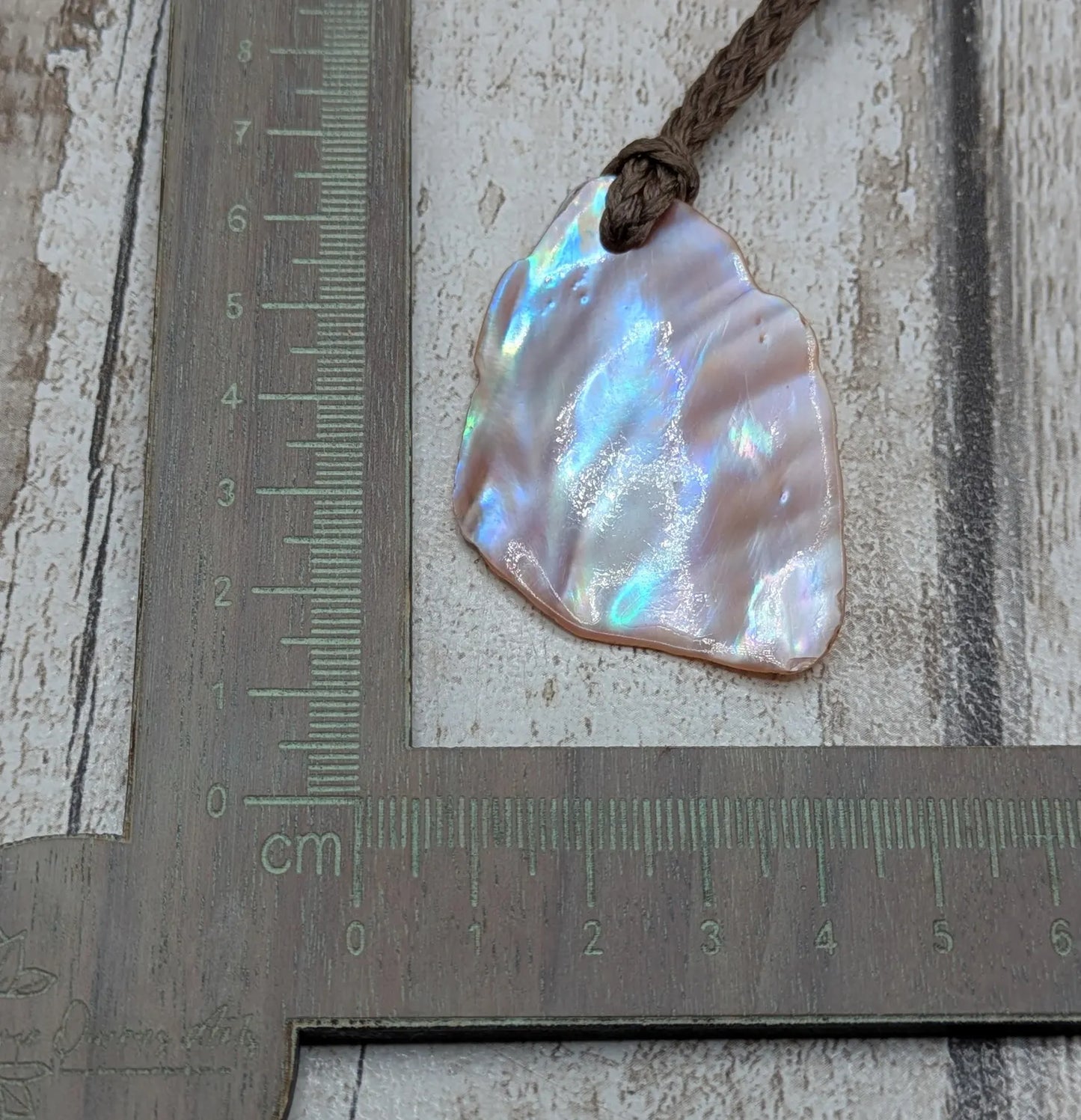 Large mid Iridescent NZ Freshwater Pink Mussel Shell Pendant – Natural Tumbled, Rainbow Shine, Hand-Polished Shell Jewellery