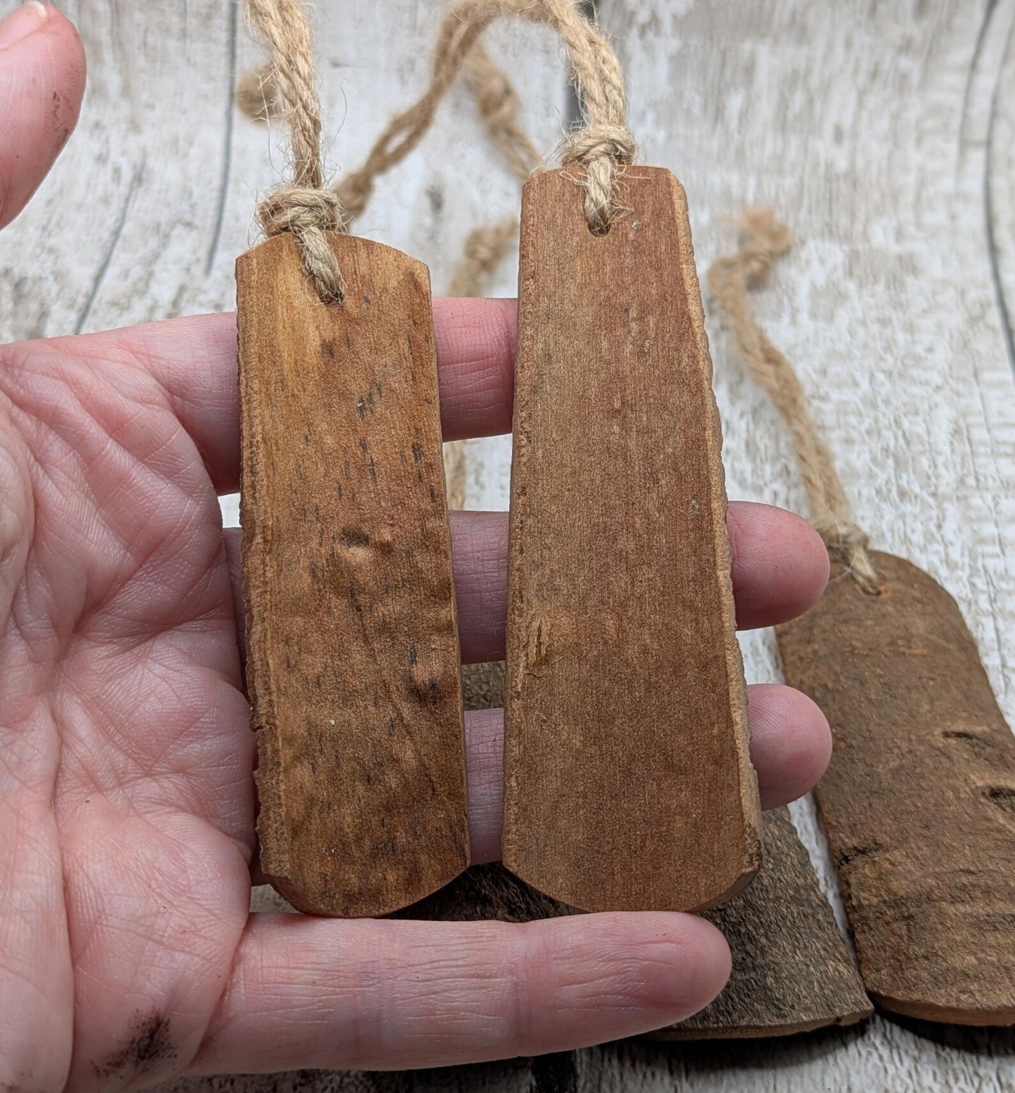 5 pack Cinnamon bark shaped Christmas decorations.