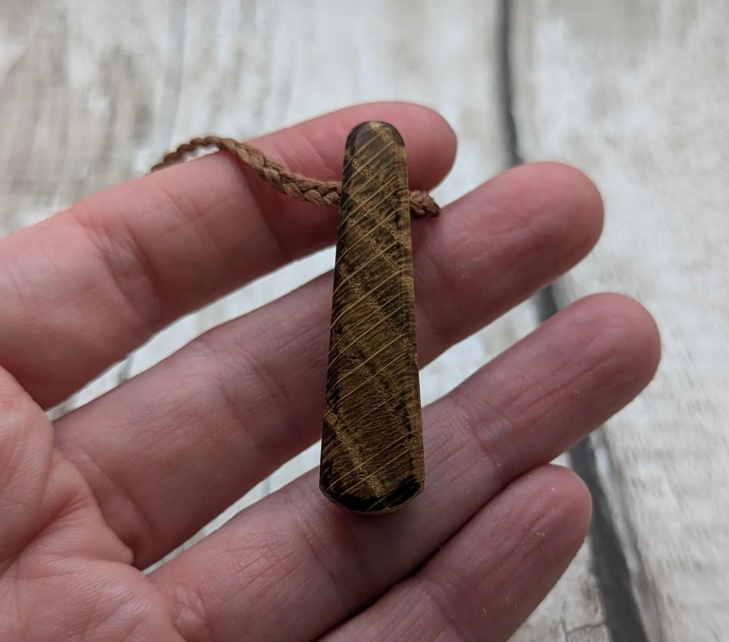 Oak wood roimata drop pendant.