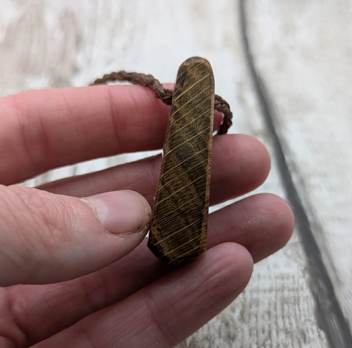 Oak wood roimata drop pendant.