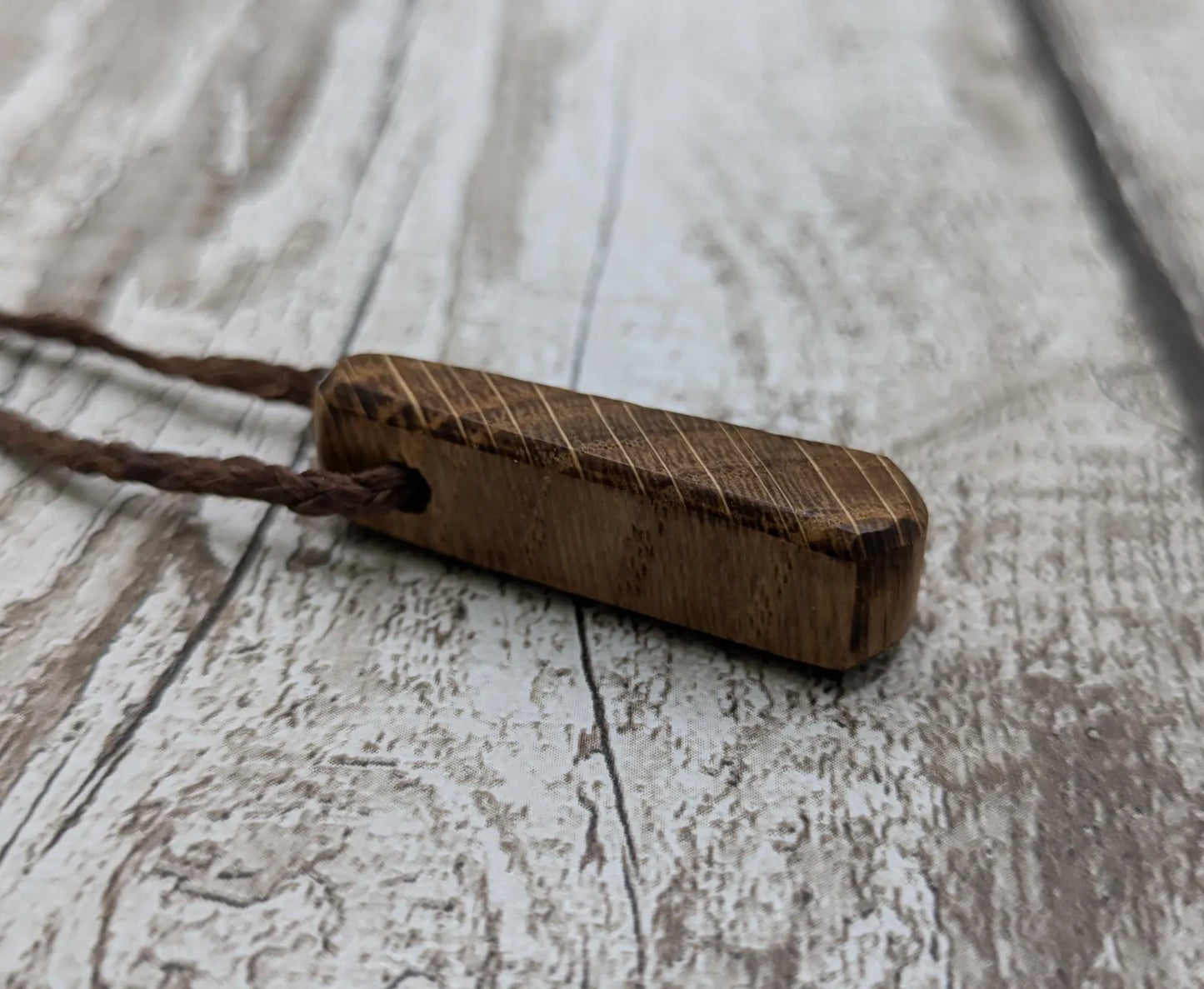 Oak wood roimata drop pendant.