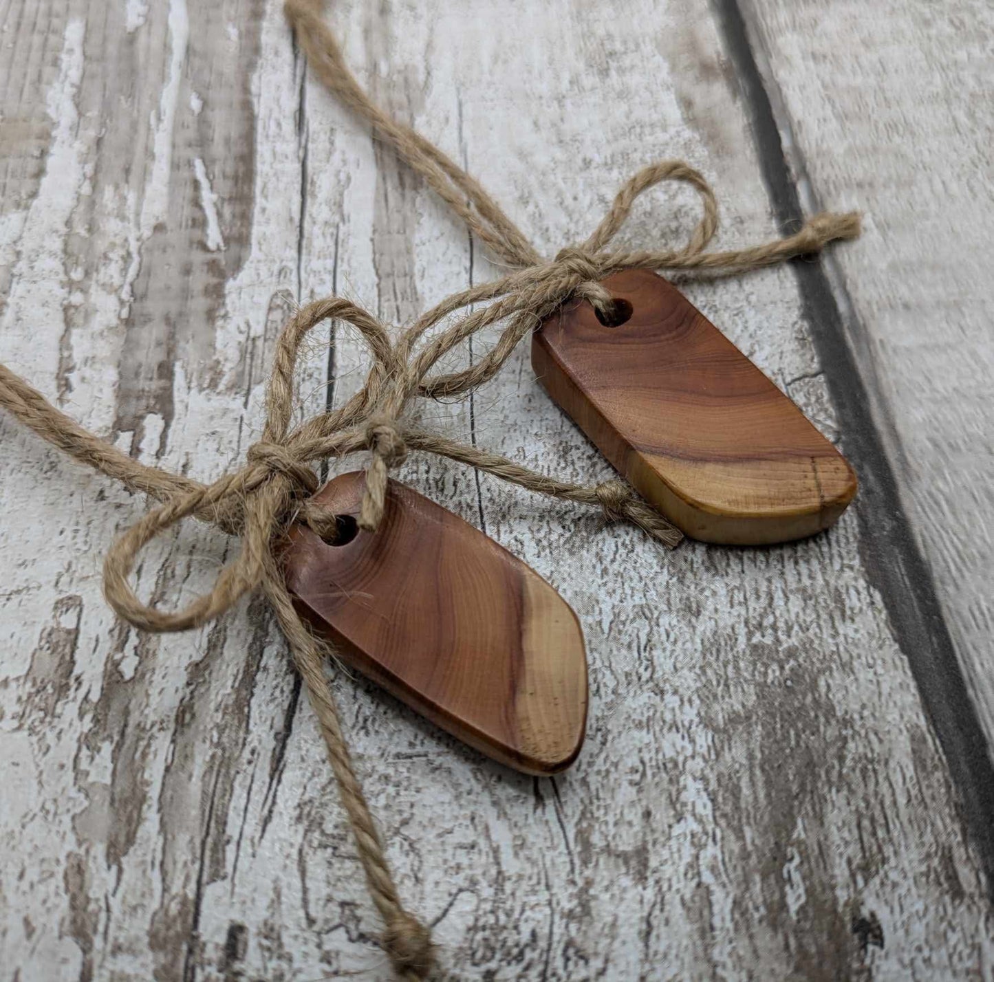 5 pack Yew wood slice hanging Christmas decoration.