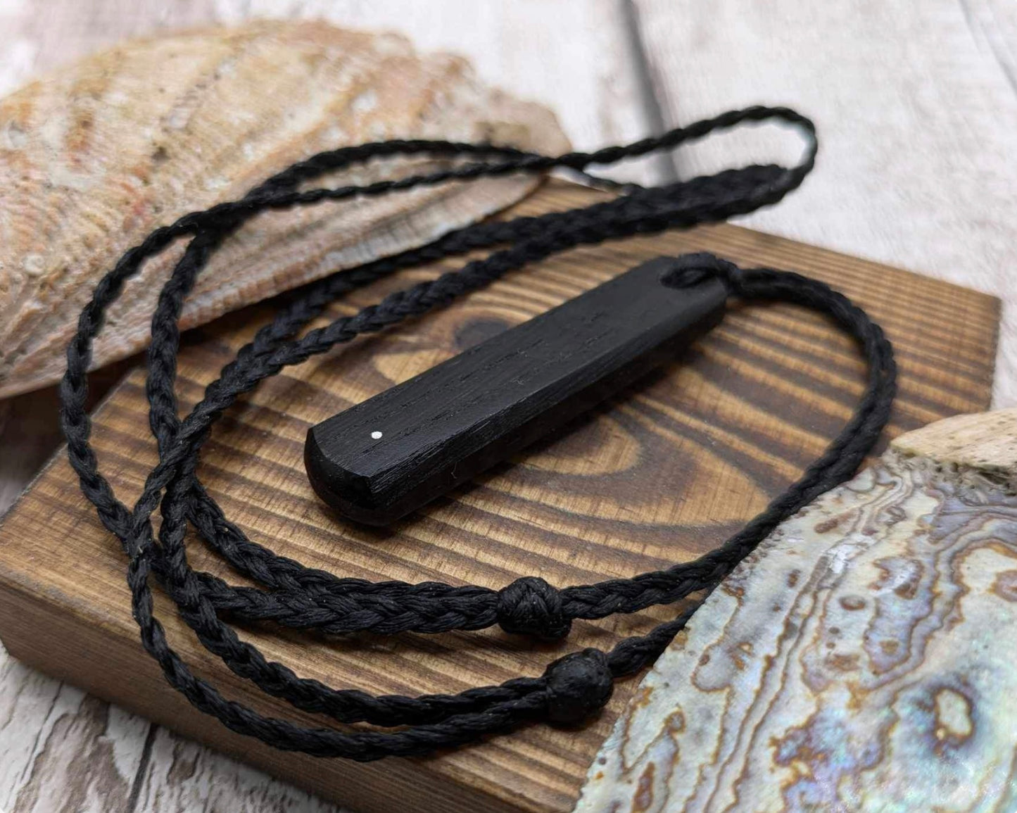 Fenland big oak roimata pendant drop with silver dot.