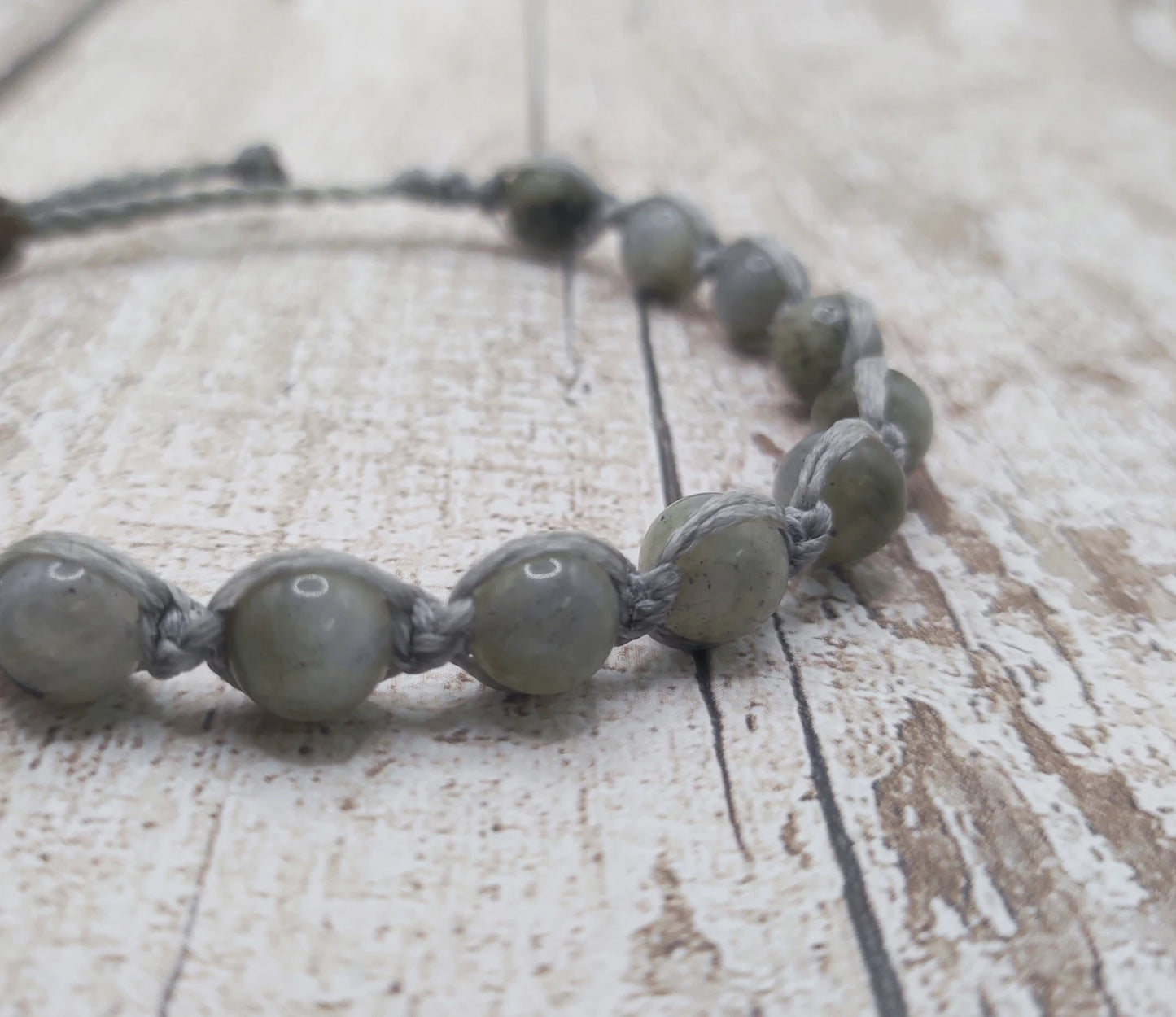 Labradorite 8mm beaded macramé bracelet.