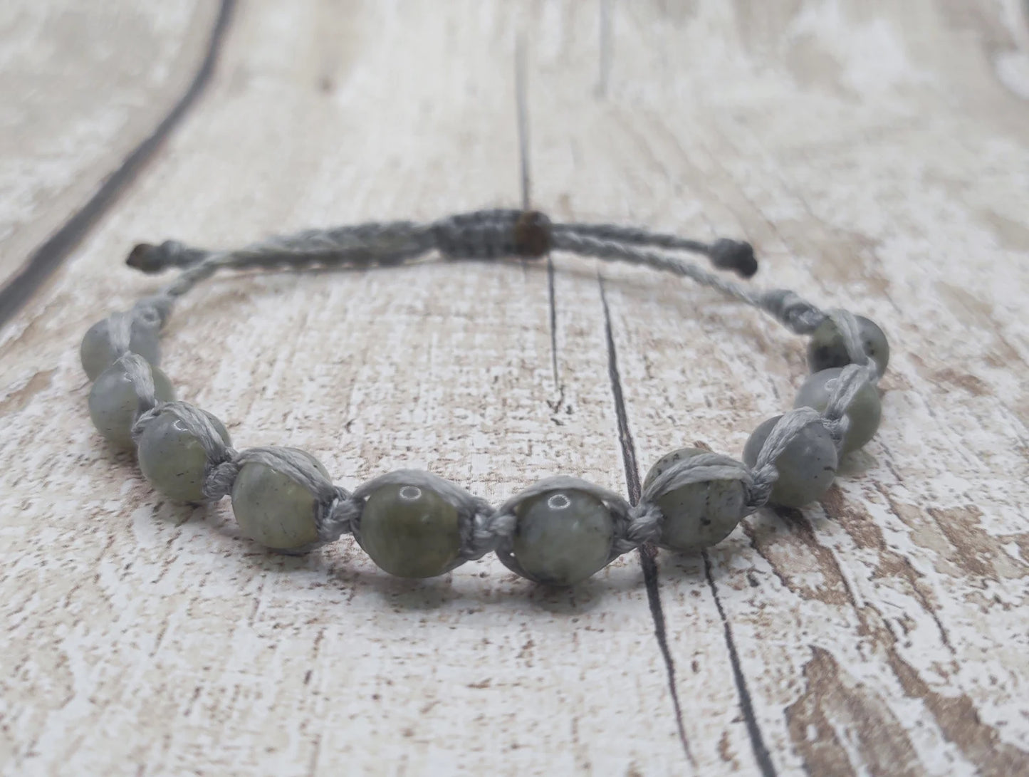Labradorite 8mm beaded macramé bracelet.