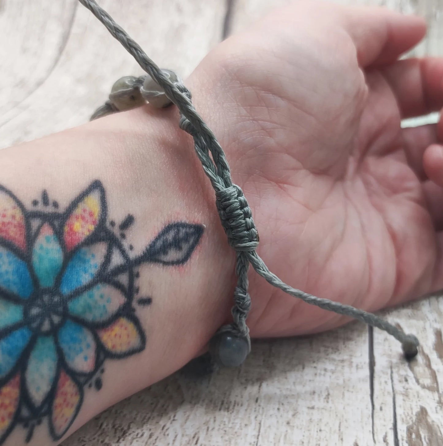 Labradorite 8mm beaded macramé bracelet.