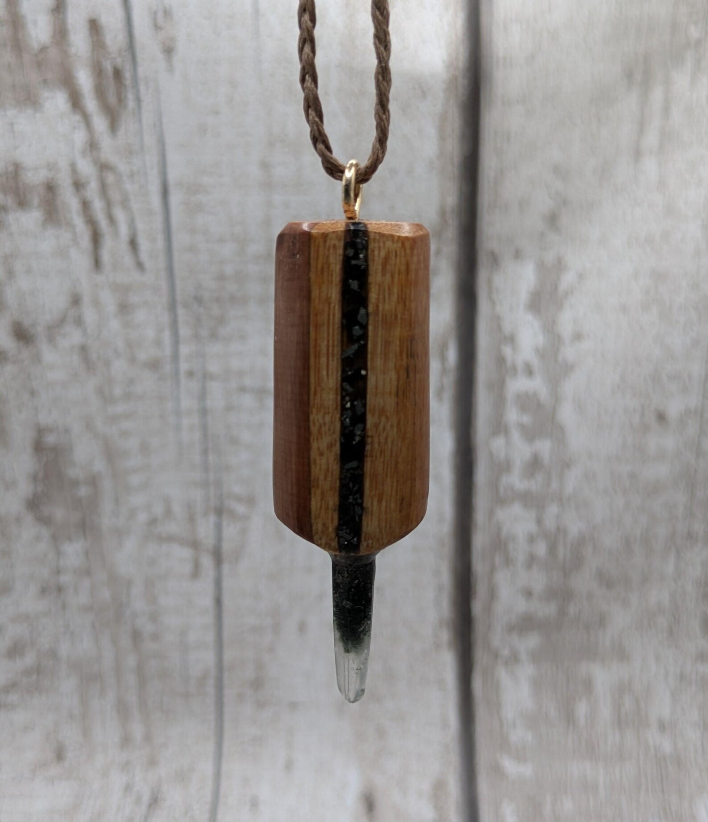 Swamp Kauri Ancestor Key Pendant – Dual Inlay Codex Wand with Black Tourmaline, Garnet, Fossil Specimen, Quartz Point, Ancestral Connection.