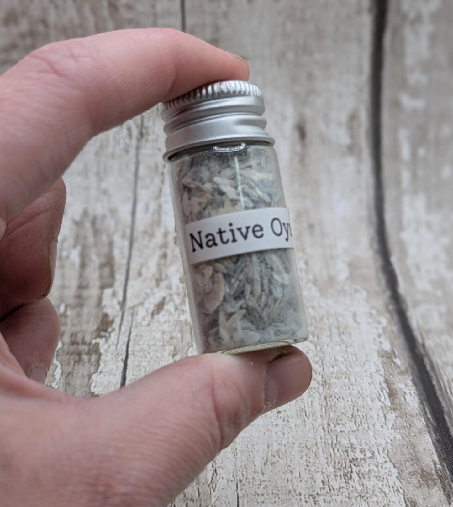 Coarse Ground Native Oyster Shell Powder – Natural Unrefined Pigment & Inlay Material – 10ml Glass Vial