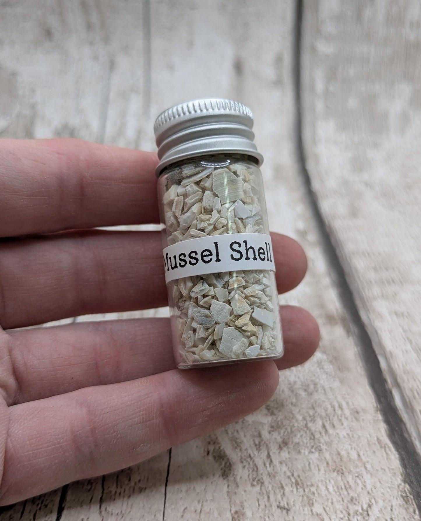 Coarse Ground White Mussel Shell Powder – Natural Pearlescent Pigment for Art, Resin & Inlay.
