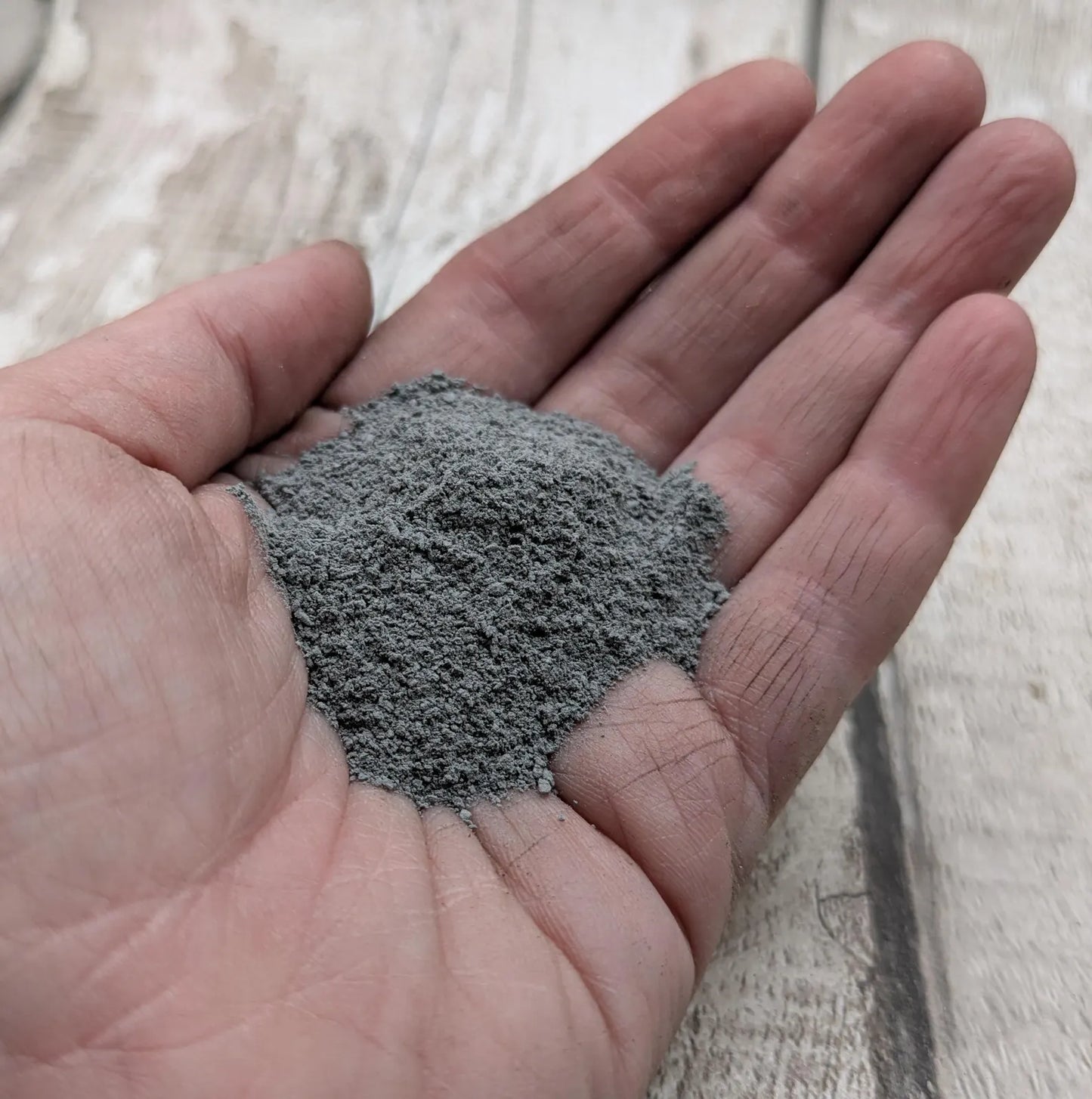 unrefined 10ml powdered beachcombed slate.