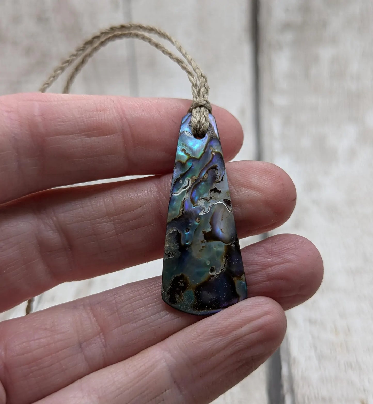 Small New Zealand Rainbow Pāua Shell Roimata Pendant – Iridescent Teardrop Necklace, Māori Inspired Ocean Jewellery, Healing Shell Talisman