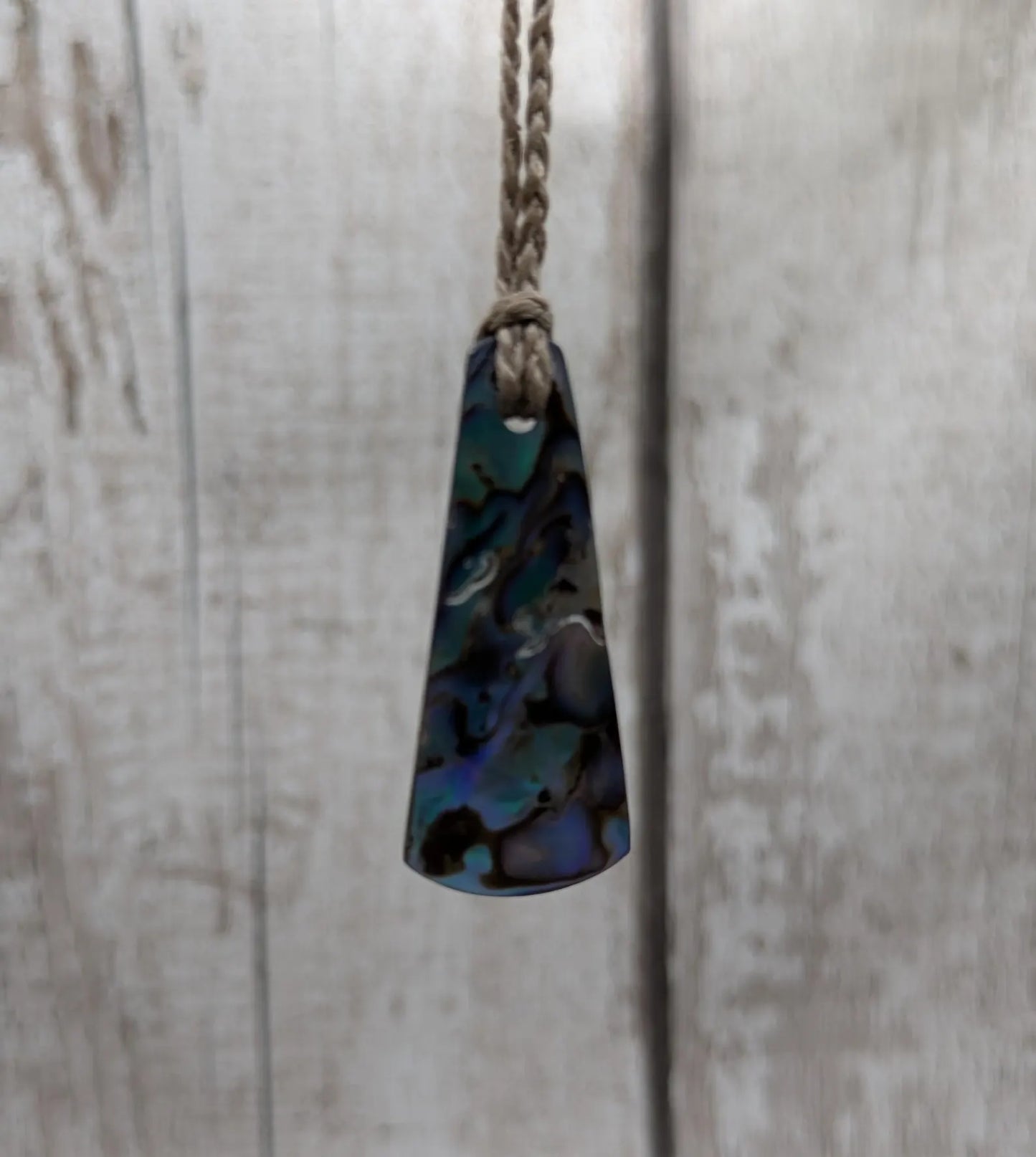 Small New Zealand Rainbow Pāua Shell Roimata Pendant – Iridescent Teardrop Necklace, Māori Inspired Ocean Jewellery, Healing Shell Talisman