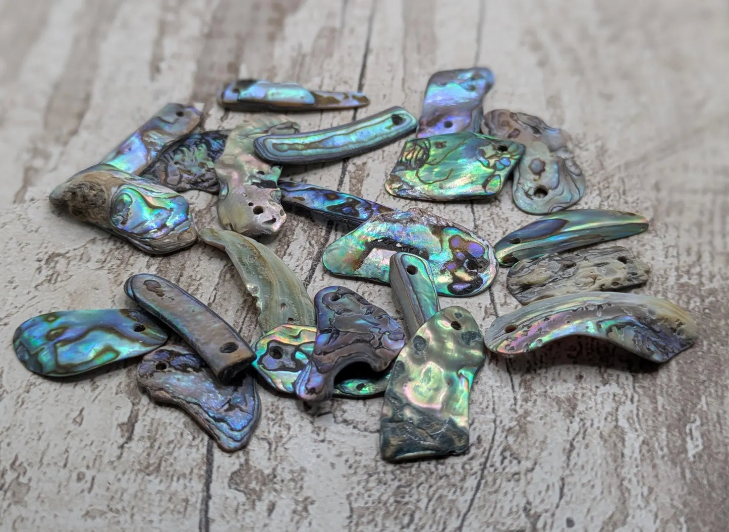 20 Rainbow NZ Pāua Shell Beads – Long Top-Drilled Natural Abalone for Jewellery Making & Art Projects.