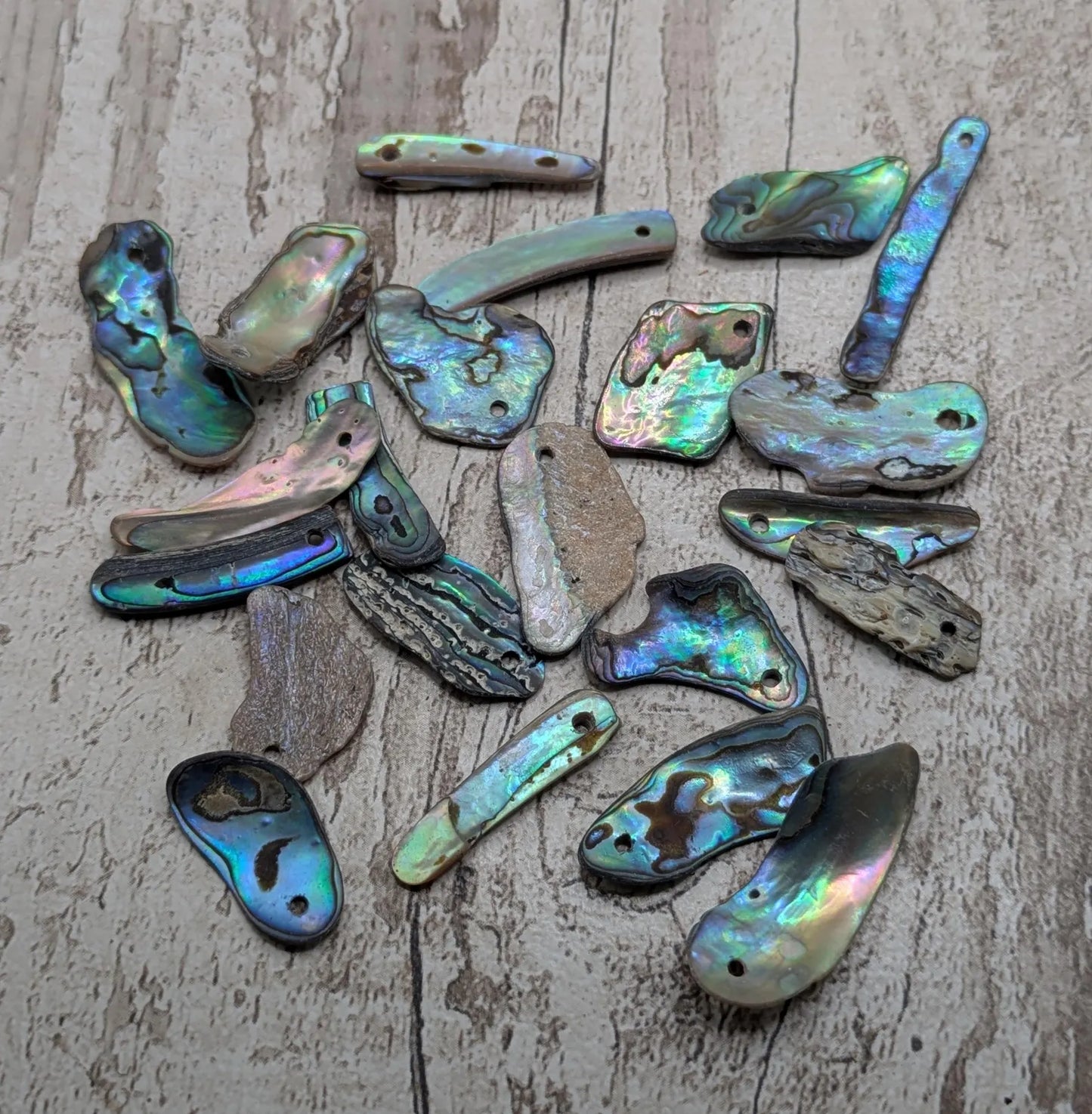 20 Rainbow NZ Pāua Shell Beads – Long Top-Drilled Natural Abalone for Jewellery Making & Art Projects.