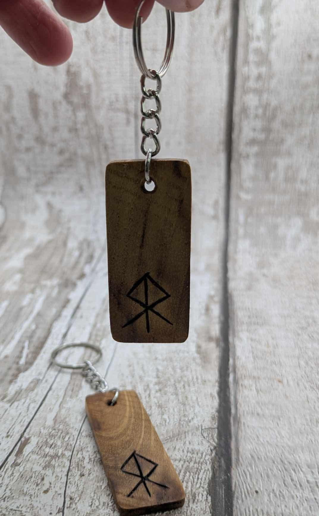 Laburnum wood protection bind rune keyring.