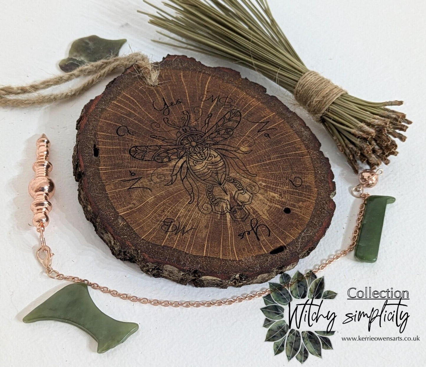 Oak wood slice bumblebee pendulum board.