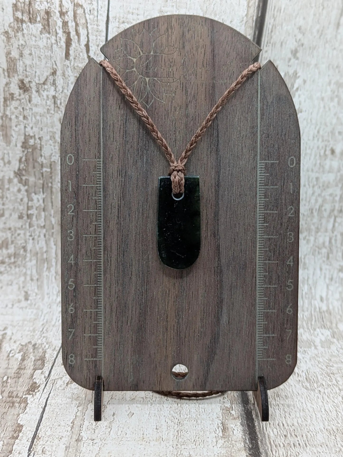 New Zealand Pounamu greenstone roimata drop pendant.