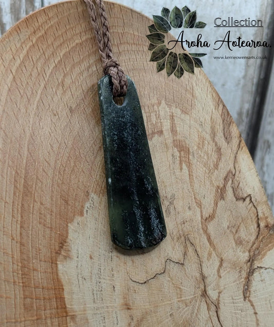 New Zealand Pounamu greenstone roimata drop pendant.