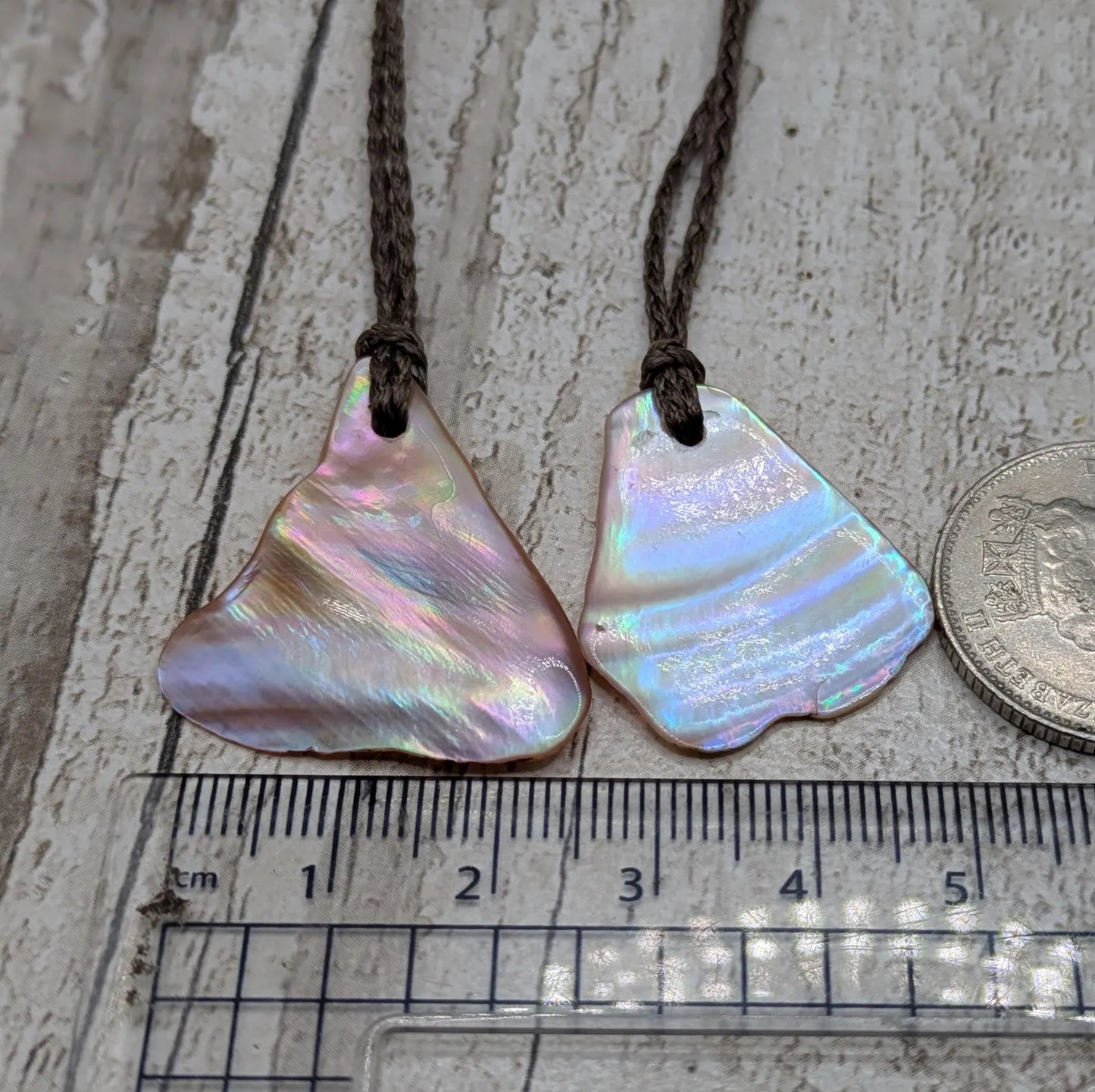 One Mixed New Zealand Freshwater Mussel Shell Pendants – High Iridescence, Pearlescent Natural Tumbled Charms for Jewellery, Craft & Ritual.