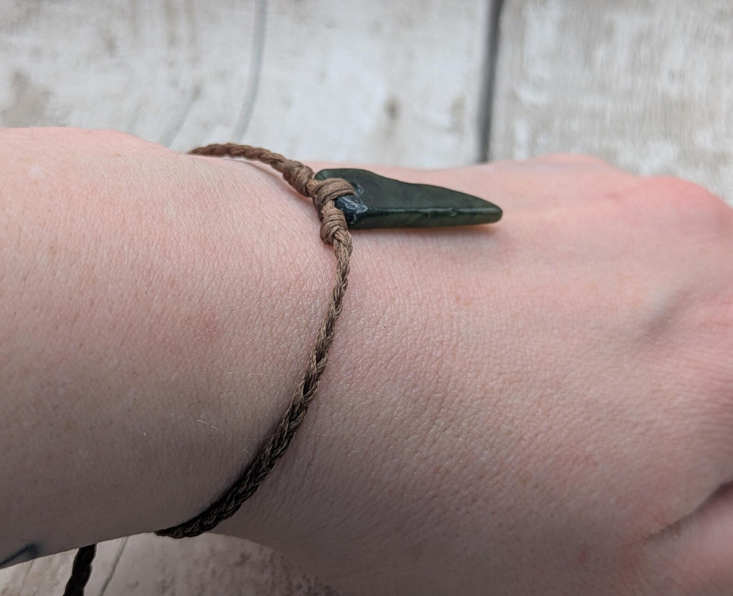 Pounamu greenstone tumbled jade adjustable bracelet.