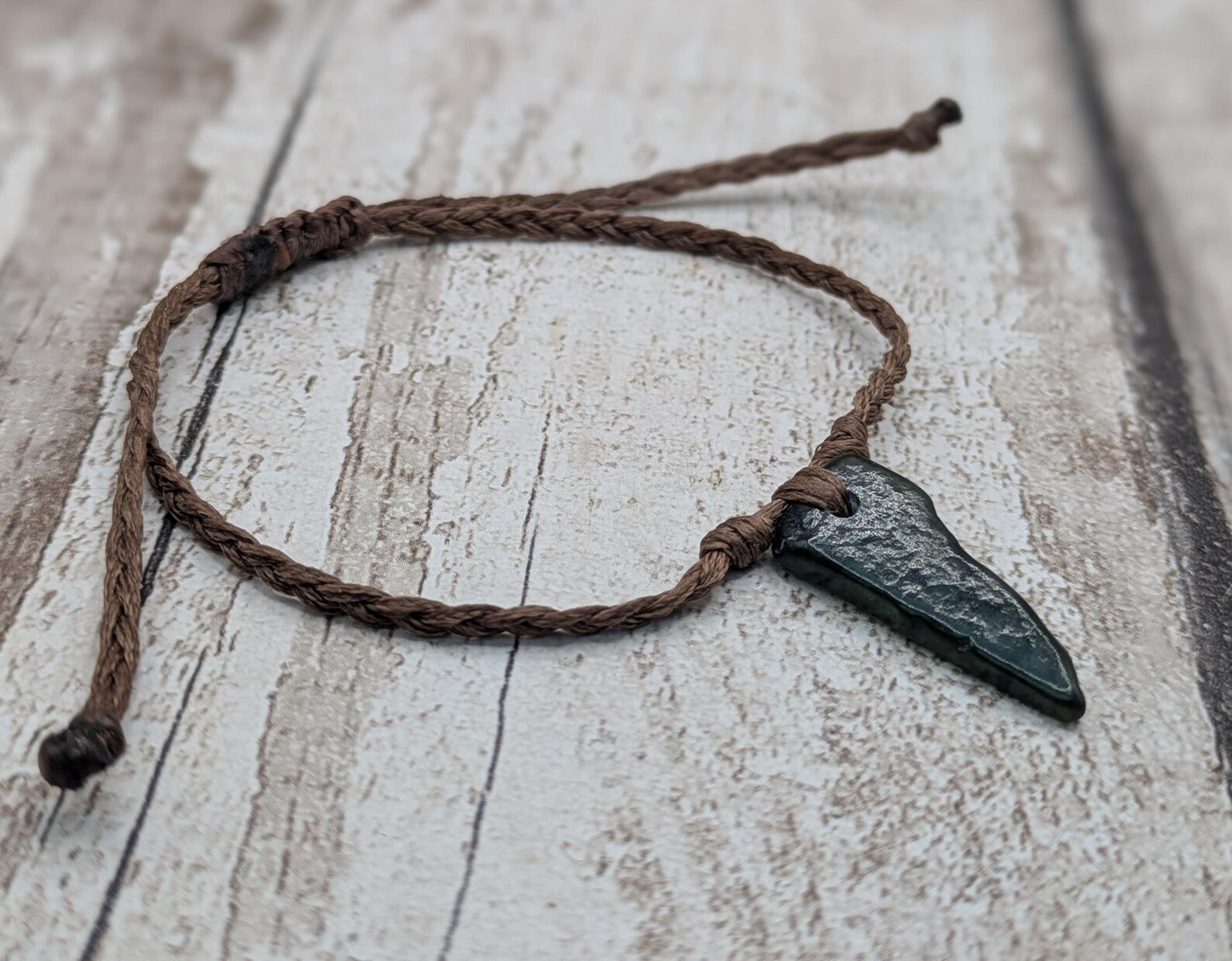 Pounamu greenstone tumbled jade adjustable bracelet.