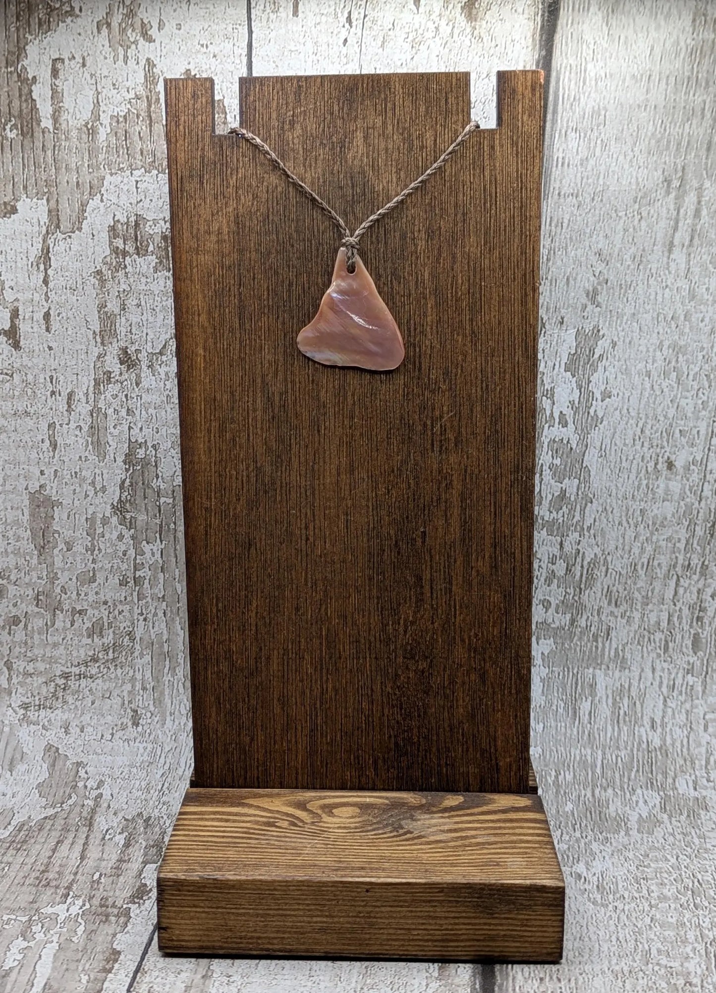 One Mixed New Zealand Freshwater Mussel Shell Pendants – High Iridescence, Pearlescent Natural Tumbled Charms for Jewellery, Craft & Ritual.