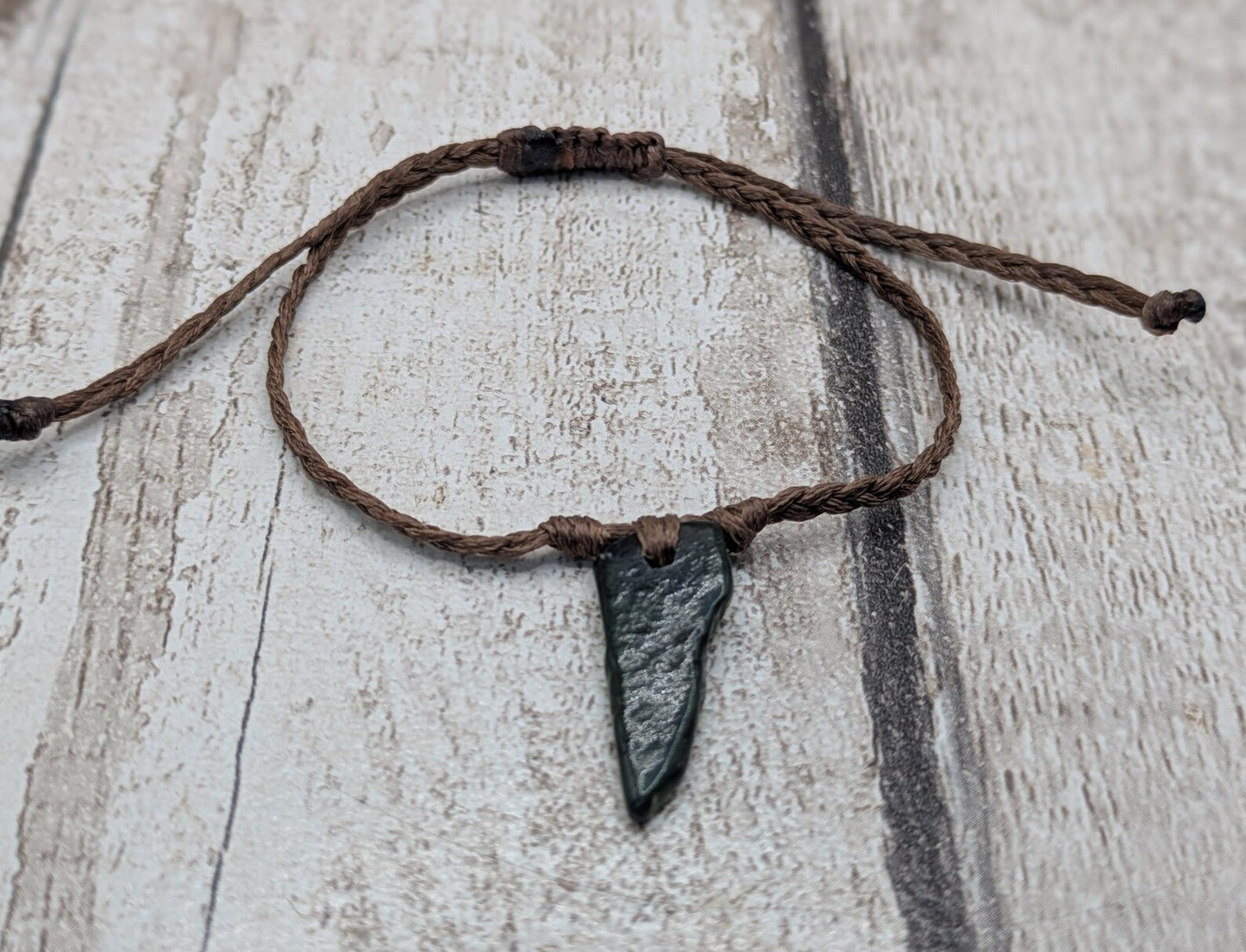 Pounamu greenstone tumbled jade adjustable bracelet.