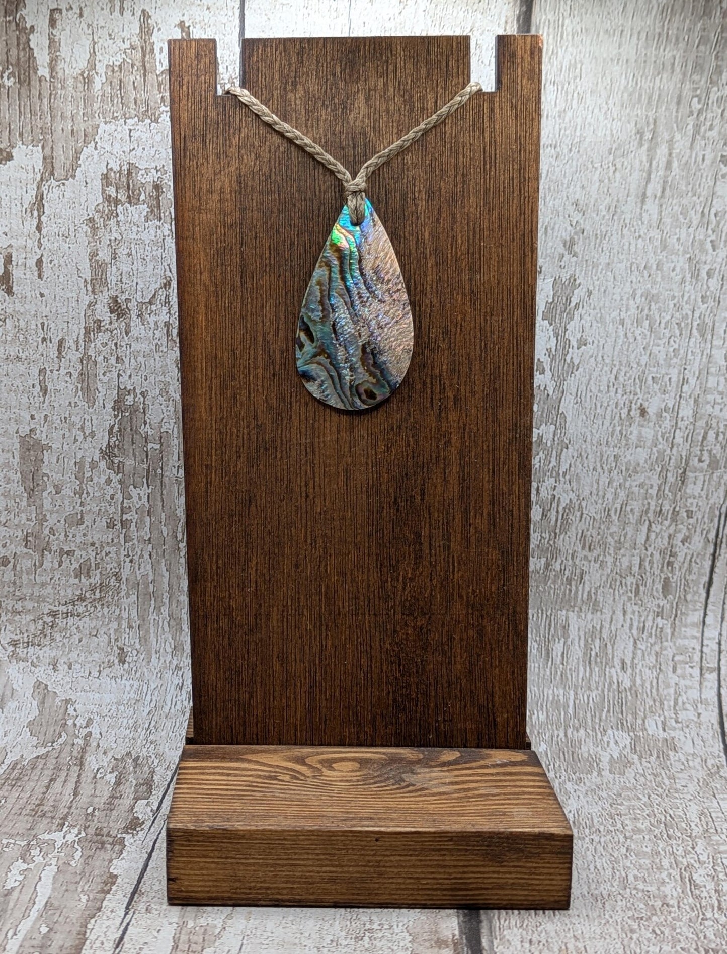 New Zealand Rainbow Pāua steward op Pendant – colourful Iridescent Necklace, Māori Inspired Ocean Jewellery, Healing Shell Talisman.
