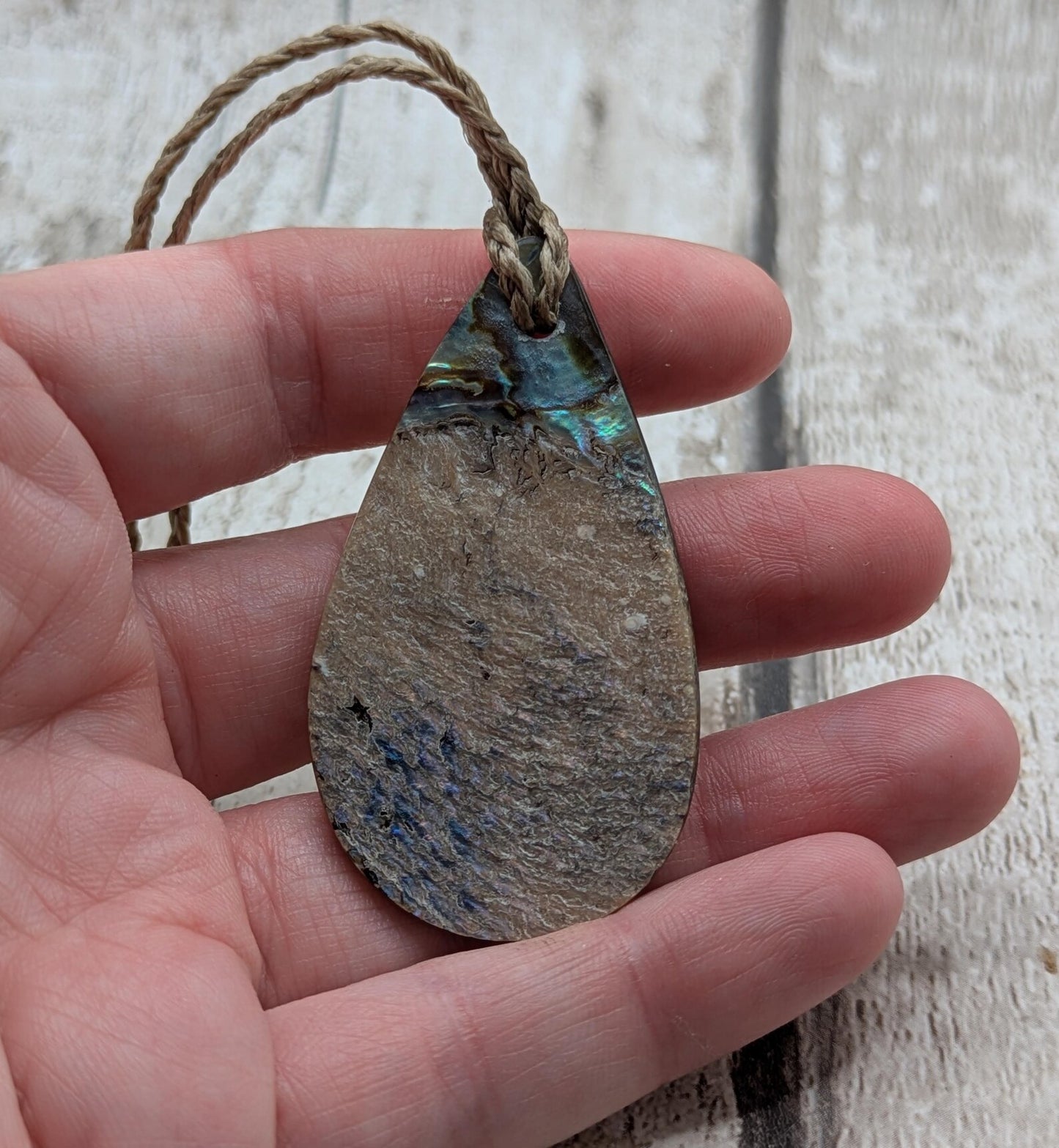 New Zealand Rainbow Pāua steward op Pendant – colourful Iridescent Necklace, Māori Inspired Ocean Jewellery, Healing Shell Talisman.