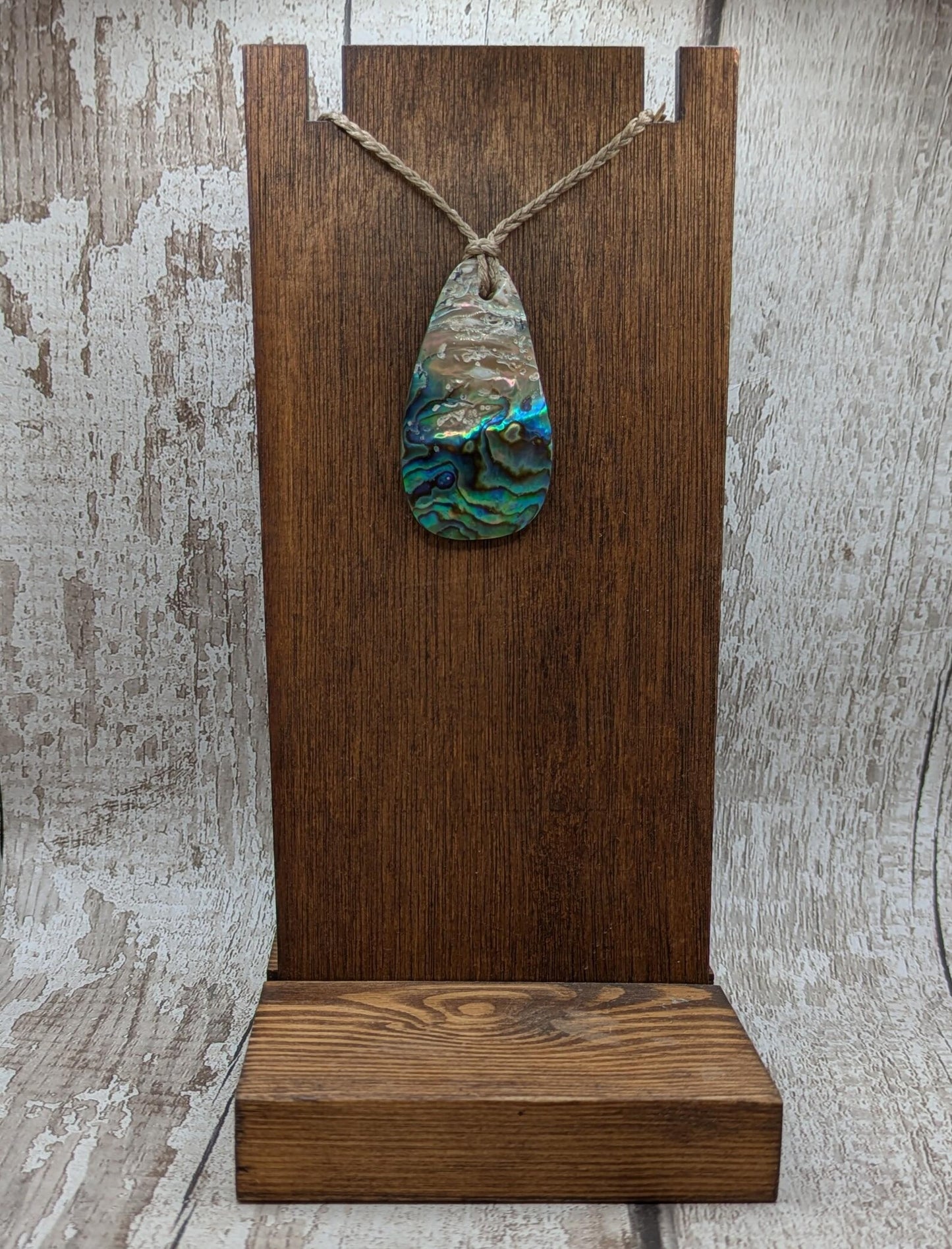 New Zealand Rainbow Pāua steward op Pendant – colourful Iridescent Necklace, Māori Inspired Ocean Jewellery, Healing Shell Talisman.