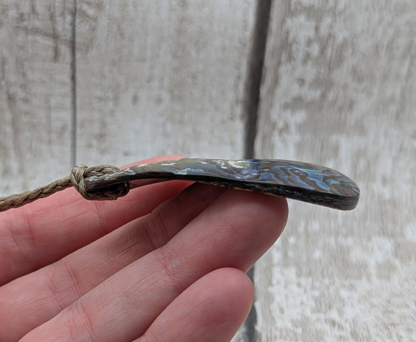 New Zealand Rainbow Pāua steward op Pendant – colourful Iridescent Necklace, Māori Inspired Ocean Jewellery, Healing Shell Talisman.