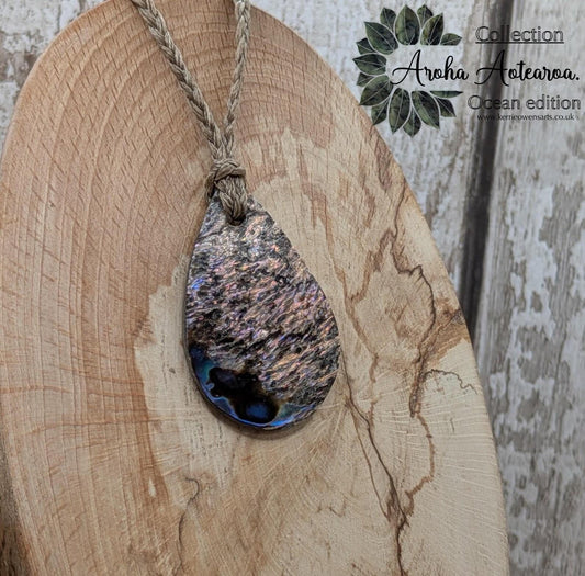 New Zealand Rainbow Pāua Shell teardrop Pendant – Iridescent ocean themed Necklace, Māori Inspired Jewellery, Healing Shell Talisman.