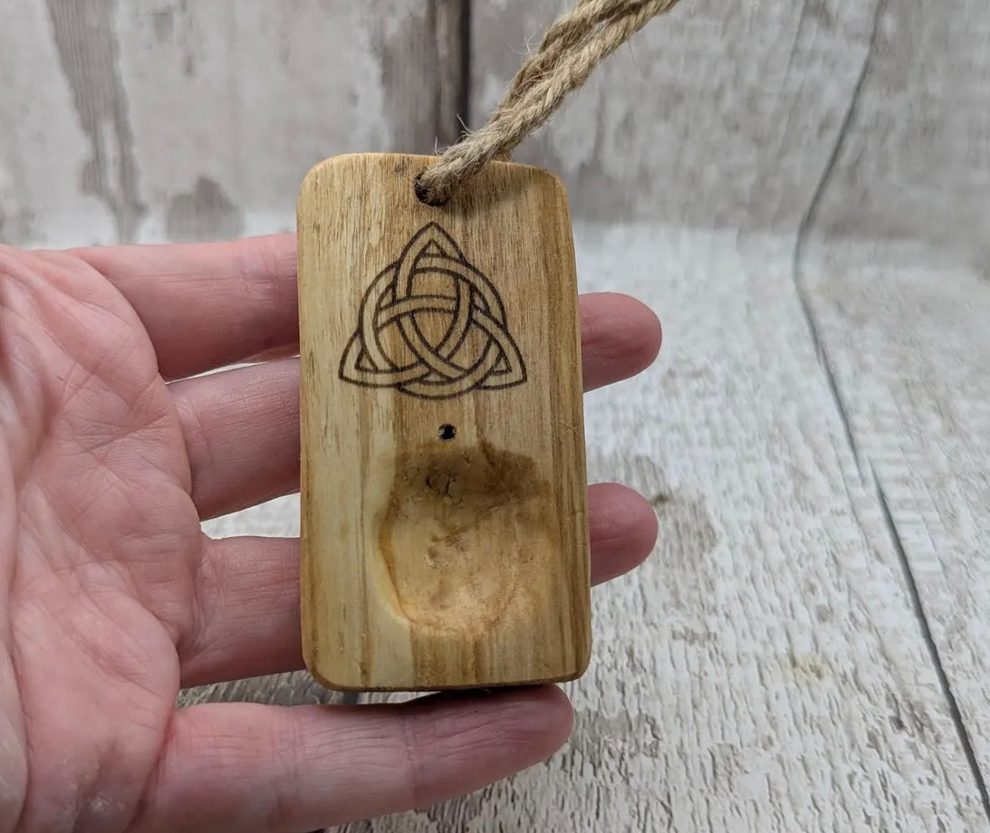 triquetra Travel sized incense holder and offering bowl.