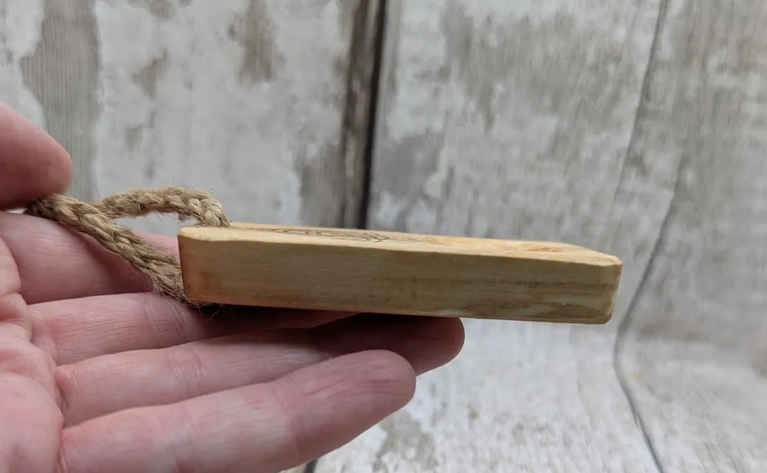 triquetra Travel sized incense holder and offering bowl.