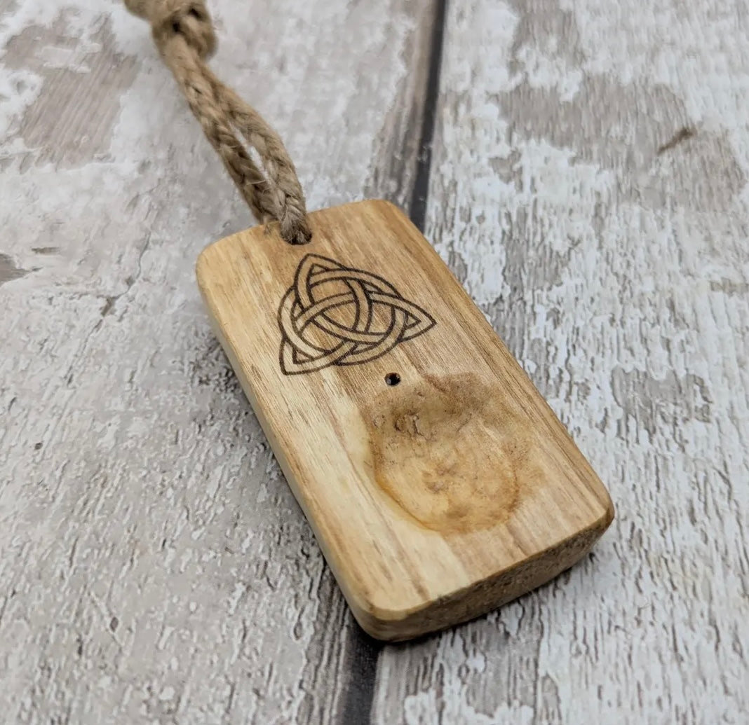 triquetra Travel sized incense holder and offering bowl.