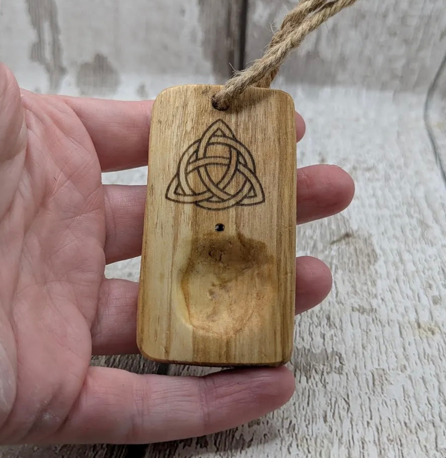 triquetra Travel sized incense holder and offering bowl.