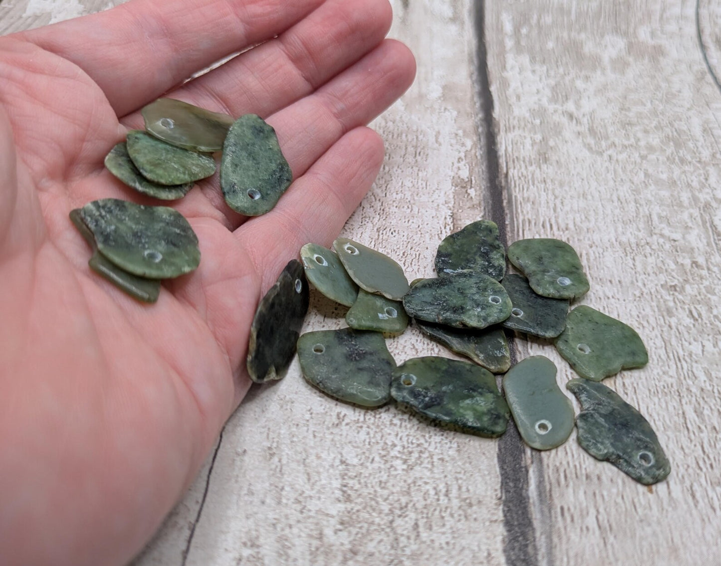 20 Top-Drilled New Zealand Pounamu Beads – Tumble polished Greenstone Offcuts for Jewellery Making and craft projects.