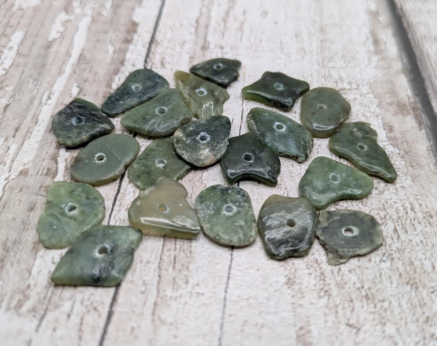 20 Centre-Drilled New Zealand Pounamu Beads – Tumble polished Greenstone Offcuts for Jewellery Making and craft projects.