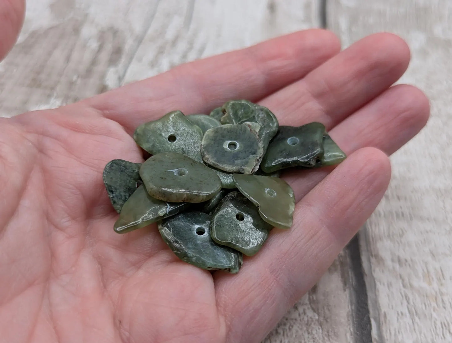 20 Centre-Drilled New Zealand Pounamu Beads – Tumble polished Greenstone Offcuts for Jewellery Making and craft projects.