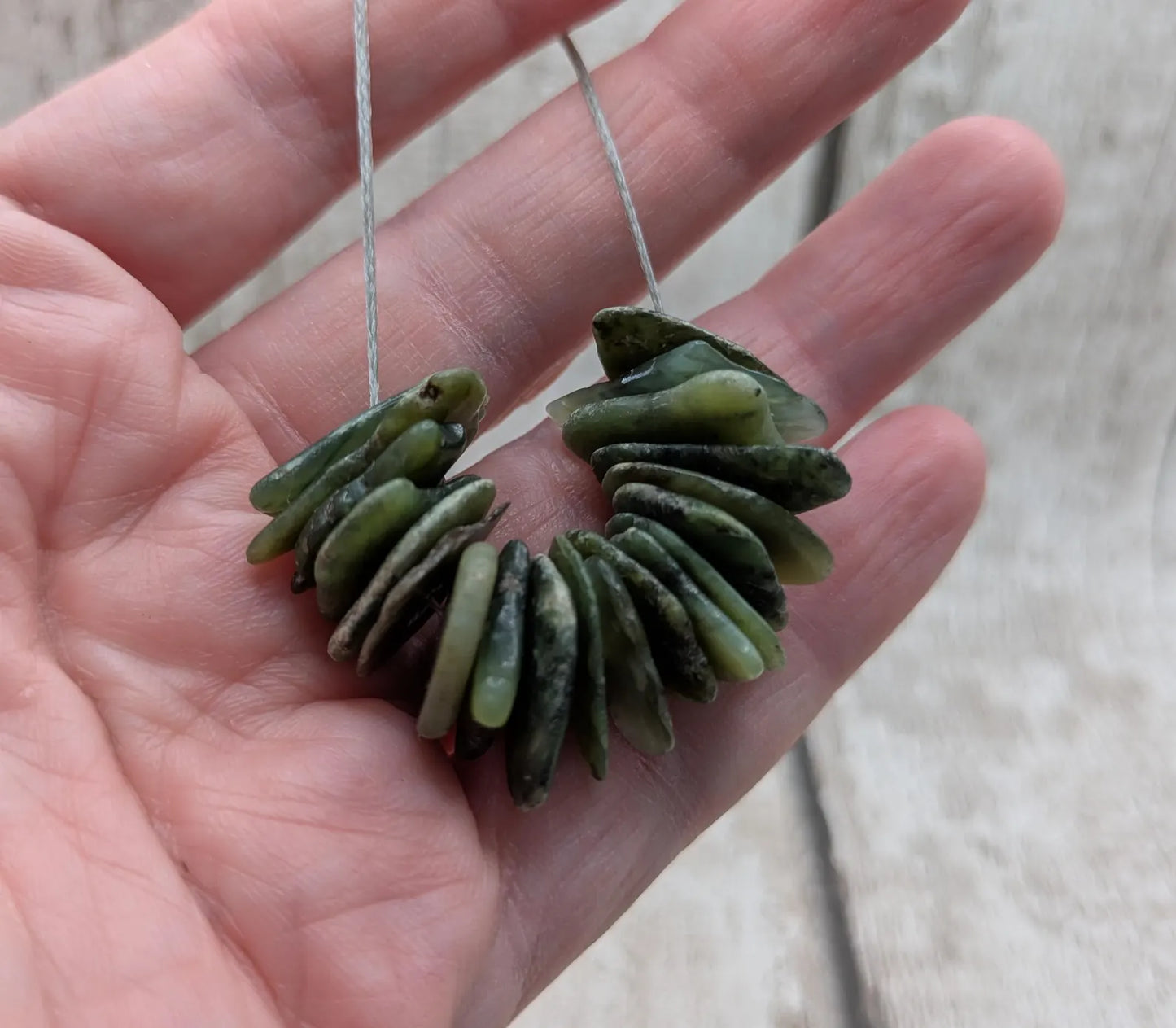 20 Centre-Drilled New Zealand Pounamu Beads – Tumble polished Greenstone Offcuts for Jewellery Making and craft projects.