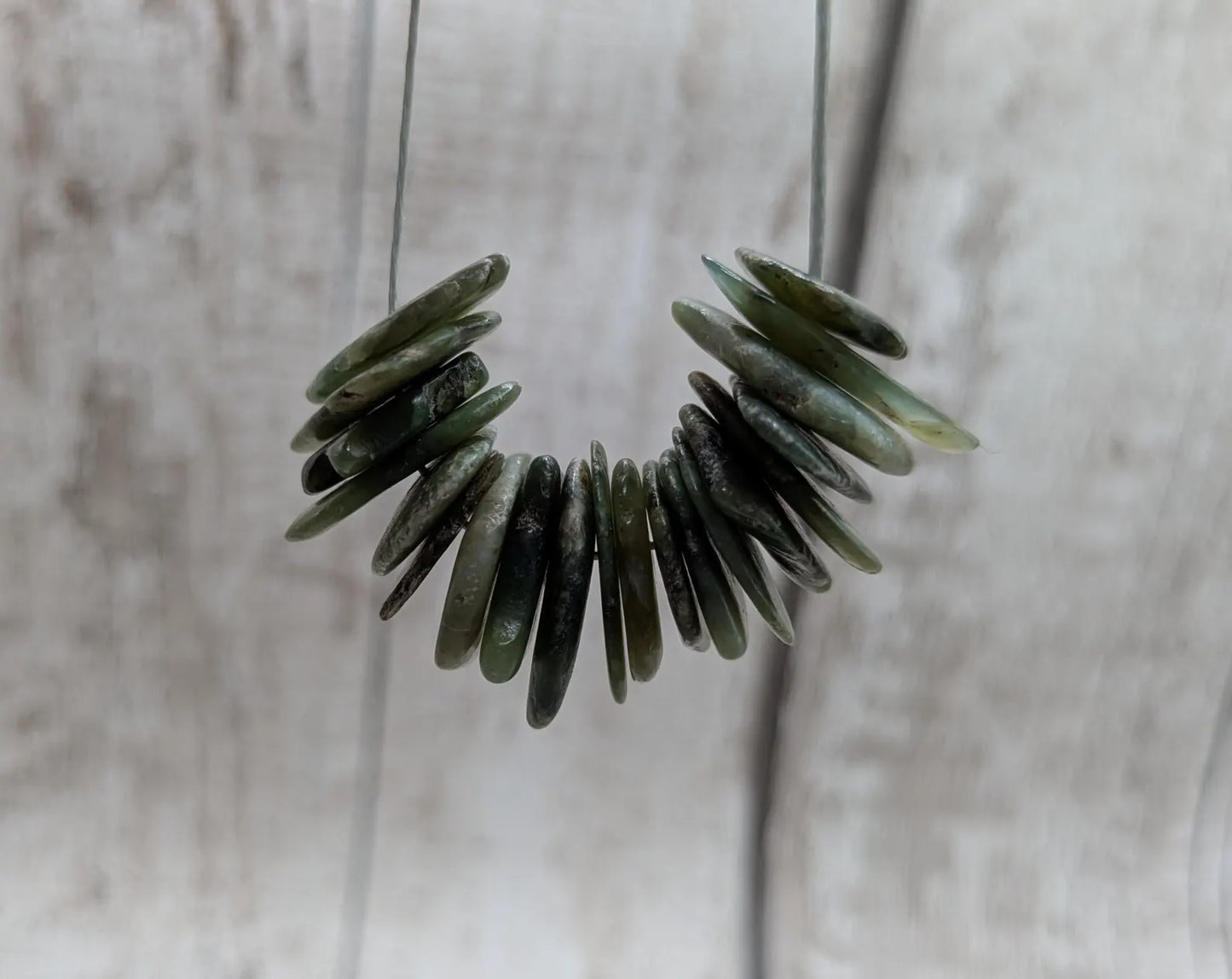 20 Centre-Drilled New Zealand Pounamu Beads – Tumble polished Greenstone Offcuts for Jewellery Making and craft projects.