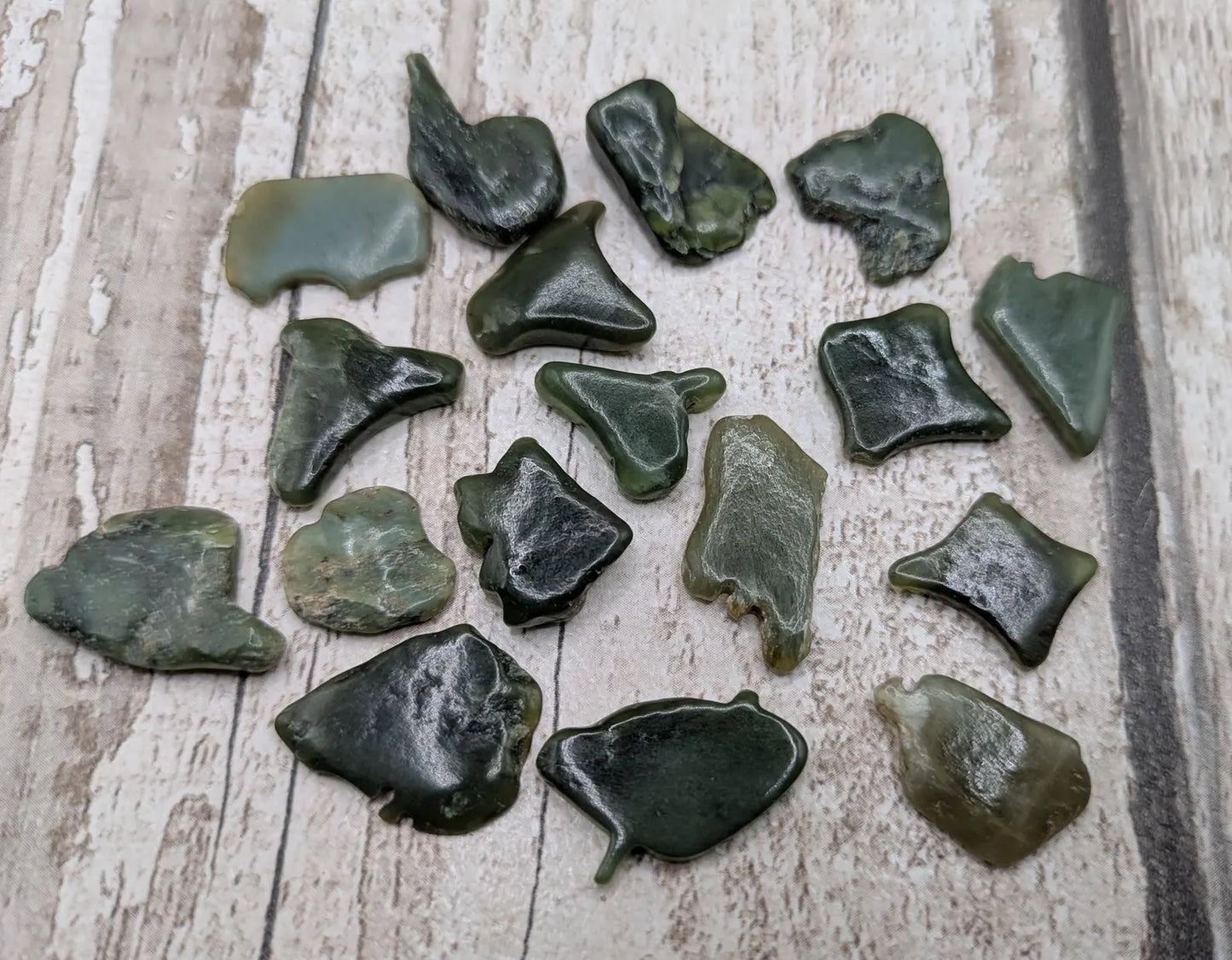 20 Small Tumbled Pounamu Jade Stones – Polished New Zealand Greenstone Offcuts for Crafts, Collectors & Metaphysical Use