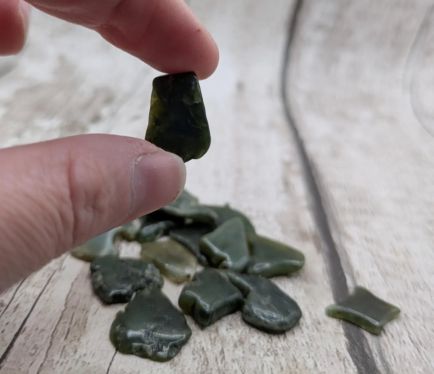 20 Small Tumbled Pounamu Jade Stones – Polished New Zealand Greenstone Offcuts for Crafts, Collectors & Metaphysical Use